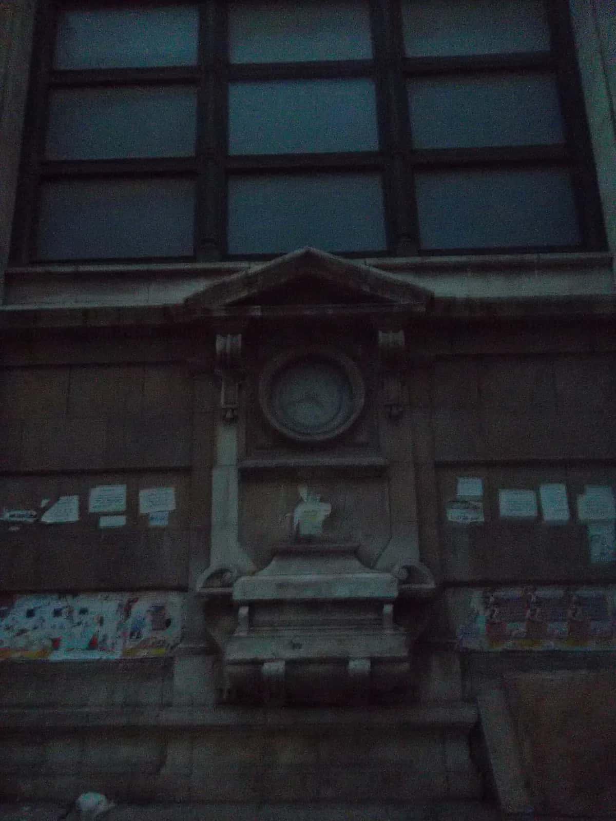 Façade d'un centre des postes en Tunisie