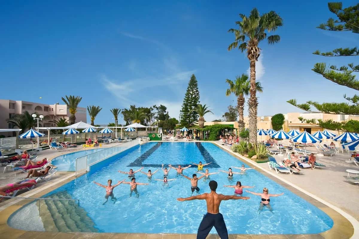 Séance d'aquagym dans la piscine de l'Abou Sofiane Hotel & Aquapark, Port El Kantaoui