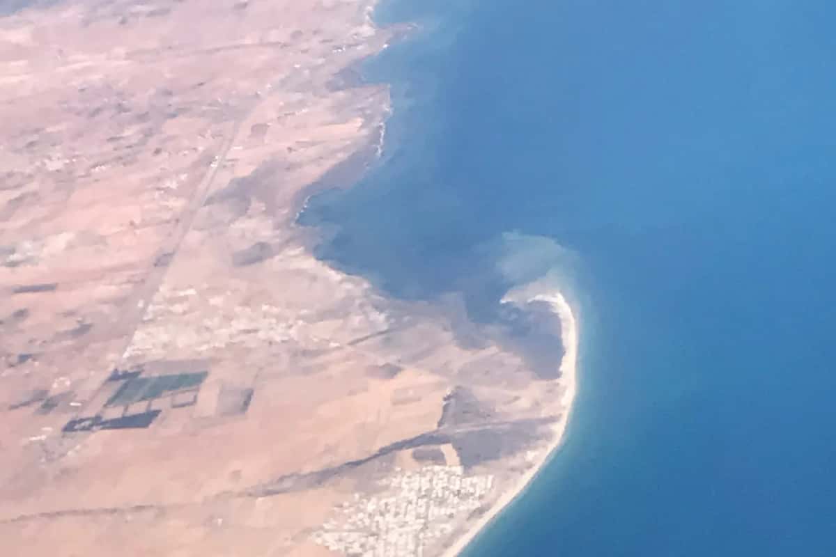 Vue aérienne de la côte et de la plage de Chaffar, au sud de Sfax