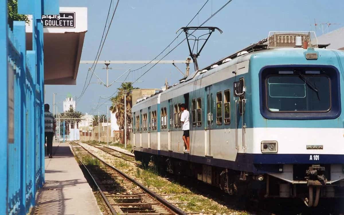 Ancienne rame du TGM en gare de La Goulette